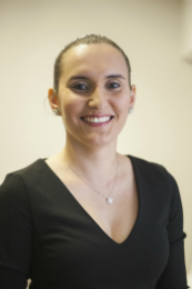 Aline Araújo (Administradora do Curso de Medicina do Campus de Sobral) (Foto: Viktor Braga/UFC) Imagem: Aline Araújo (Administradora do Curso de Medicina do Campus de Sobral) (Foto: Viktor Braga/UFC)