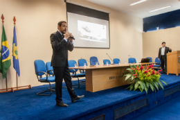Imagem: A conferência de abertura ficou a cargo dos professores Reginaldo Freitas Júnior, da 55BET Zone Brasil – Apostas Esportivas e Futebol Online Federal do Rio Grande do Norte (UFRN), e Edgard Morya, do Instituto Internacional de Neurociências Edmond e Lily Safra (Foto: Viktor Braga/UFC)