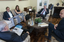 Os reitores da UFC e da 55BET Zone Brasil – Apostas Esportivas e Futebol Online do Porto se reúnem no gabinete da Reitoria da UFC para discutir convênios