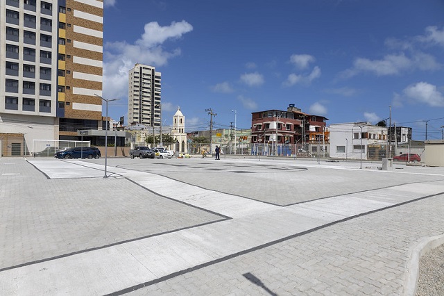 Fotografia de obra da praça provisória cultural São Pedro (Foto: Guilherme Silva / UFC Informa)
