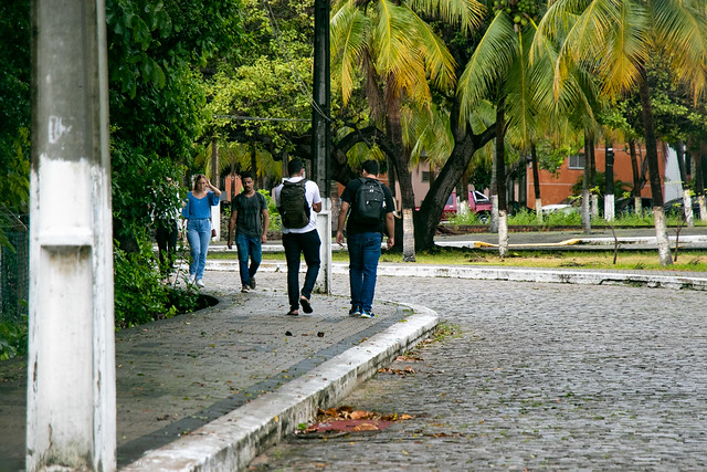 Os estudantes contemplados pelo Auxílio Ingressante têm até o dia 15 de maio para indicar, no Sigaa, uma conta corrente ativa própria (Foto: Viktor Braga/UFC) ft 250513 campusdopiciviktorbraga gr