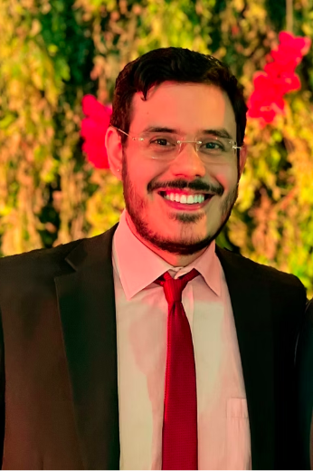 Pedro ingressou no curso de mestrado da UFC em 2024 e estava com tudo pronto para realizar estágio de três meses na França, que seria iniciado em junho (Foto: reprodução da internet) ft 250523 notadepesarpedro gr