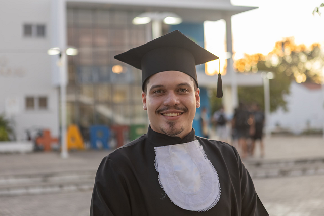 Levy Mesquita destacou a excelência da UFC e disse que pretende valorizar a humanização em sua atuação como médico (Foto: Guilherme Silva/UFC) Levy Mesquita destacou a excelência da UFC e disse que pretende valorizar a humanização em sua atuação como médico (Foto: Guilherme Silva/UFC)