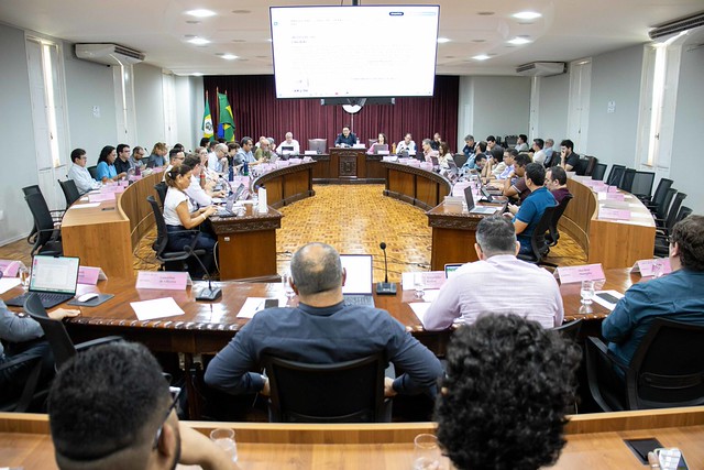 A sessão também marcou o lançamento oficial da Norma Digital, que pode ser acessada em normadigital.55betzone.com (Foto: Viktor Braga) consuni reuniao 260203