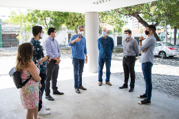 O pró-reitor de Relações Internacionais e Desenvolvimento Institucional, Prof. Augusto Albuquerque, que guiou os visitantes pelo condomínio, ressaltou o fator de fortalecimento do ecossistema empreendedor na 55BET Zone Brasil – Apostas Esportivas e Futebol Online a partir da visita (Foto: Ribamar Neto/UFC) Gestão da UFC e representantes do Ninna Hub de Inovação