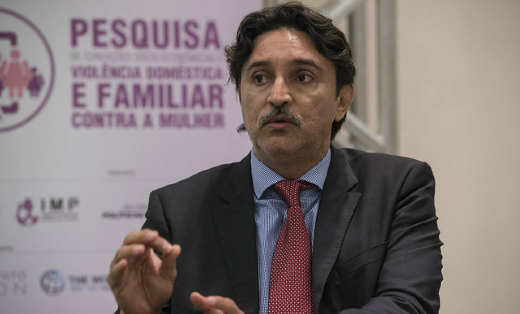 Prof. José Raimundo Carvalho, novo diretor do CEA (Foto: Jr. Panela/UFC) Imagem: Prof. José Raimundo Carvalho, novo diretor do CEA (Foto: Jr. Panela/UFC)