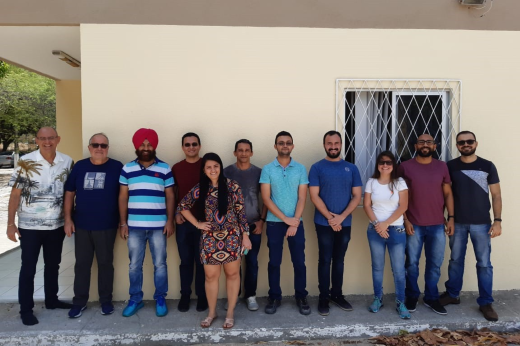 O projeto vem sendo estudado no LOCEM, coordenado pelo Prof. Sérgio Sombra (primeiro à esquerda), desde 2011 (Foto: Divulgação/LOCEM). Atenção: foto obtida em 2013, antes da pandemia de covid-19 Imagem: grupo de pesquisa do LOCEM