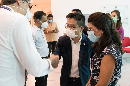 Além da presença do vice-reitor, Prof. Glauco Lobo, visita contou também com os titulares da PRPPG, Prof. Rodrigo Porto, e da PROINTER, Prof. Augusto Albuquerque (à esquerda) (Foto: Ribamar Neto/UFC) Imagem: Além da presença do vice-reitor, Prof. Glauco Lobo, visita contou também com os titulares da PRPPG, Prof. Rodrigo Porto, e da PROINTER, Prof. Augusto Albuquerque (à esquerda) (Foto: Ribamar Neto/UFC)