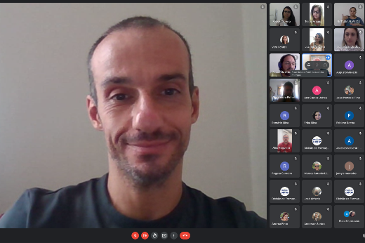 O encontro contou com a participação de Renato Fenili, secretário-adjunto de Gestão do Ministério da Economia (Foto: Ribamar Neto/UFC) Imagem: Renato Fenili durante vídeo-conferência