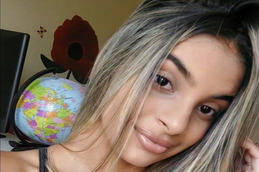 A estudante Lorrane Curvello, de Química Industrial, considera o 11 de fevereiro, uma data importante para "a representatividade do gênero feminino na construção do pensamento científico” (Foto: Acervo pessoal) Imagem: A estudante Lorrane Curvello, de Química Industrial, considera o 11 de fevereiro, uma data importante para "a representatividade do gênero feminino na construção do pensamento científico” (Foto: Acervo pessoal)