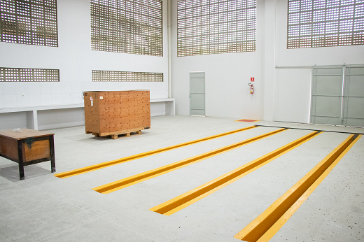 O Laboratório de Ensaios Mecânicos será utilizado para estudos de estruturas de concreto usadas na construção civil, como pilares, vigas e lajes, em tamanho real ou em modelos reduzidos (Foto: Ribamar Neto / UFC Informa) Imagem: O Laboratório de Ensaios Mecânicos será utilizado para estudos de estruturas de concreto usadas na construção civil, como pilares, vigas e lajes, em tamanho real ou em modelos reduzidos (Foto: Ribamar Neto / UFC Informa)