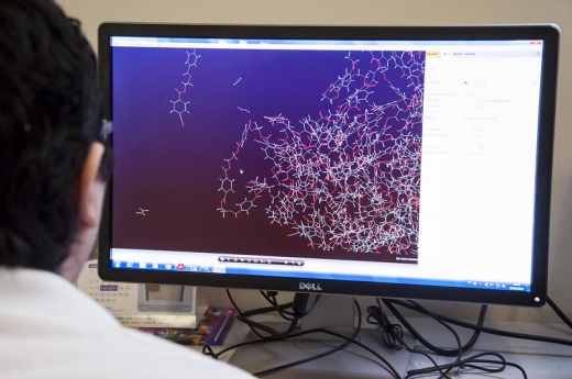 Estudar tecnologias de descarbonização por meio de processos de adsorção está entre os objetivos do INCT CAPICUA (Foto: Viktor Braga/UFC) Imagem: Estudar tecnologias de descarbonização por meio de processos de adsorção está entre os objetivos do INCT CAPICUA (Foto: Viktor Braga/UFC)