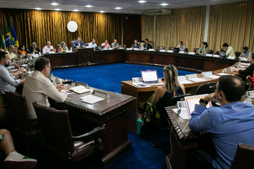 CEPE e CONSUNI devem receber e empossar, em suas próximas reuniões ordinárias, novos representantes dos projetos extensionistas. (Foto: Ribamar Neto/ UFC Informa) ft 231215 reuniaoconsuni gr