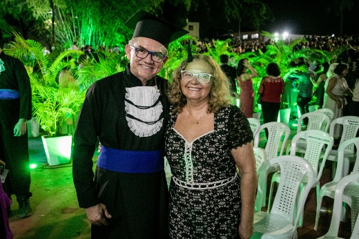 Gilvandenys Leite, mesmo já tendo doutorado, voltou à UFC para uma nova graduação (Foto: Ribamar Neto/UFC) Imagem: Gilvandenys Leite, mesmo já tendo doutorado, voltou à UFC para uma nova graduação