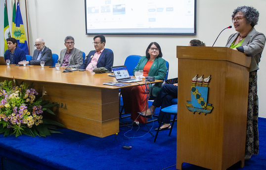 Seminário contou com a participação de agências de fomento (Foto: Gladson Caldas) Imagem: Foto da Mesa do 1º Seminário de INternacionalização da UFC (Foto: Gladson Caldas)