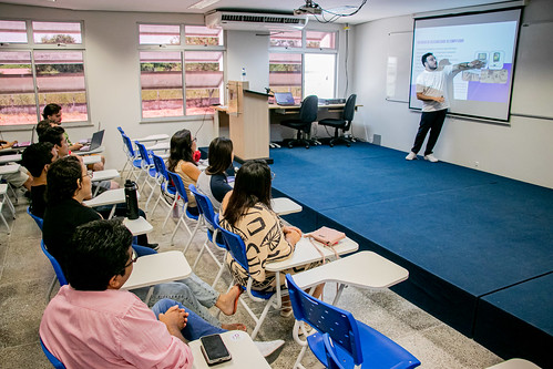 A seleção dos candidatos será feita por meio de provas escrita e didática (Foto: Ribamar Neto/UFC) Imagem: A seleção dos candidatos será feita por meio de provas escrita e didática (Foto: Ribamar Neto/UFC)