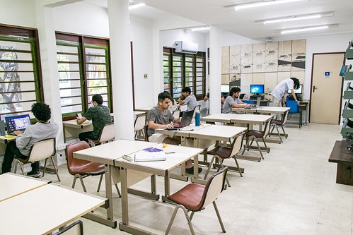 Biblioteca dos cursos de Arquitetura e Urbanismo e Design passa a homenagear o Prof. Liberal de Castro (Foto: Ribamar Neto/UFC) Imagem: Biblioteca dos cursos de Arquitetura e Urbanismo e Design passa a homenagear o Prof. Liberal de Castro (Foto: Ribamar Neto/UFC)