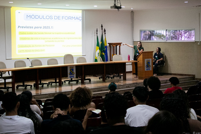 Imagem: Além da apresentação de informações sobre o auxílio, estudantes participaram de dinâmicas interativas (Foto: Gladson Caldas/ UFC Informa)
