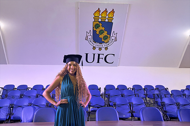 Jéssica de Sousa é uma das mais novas graduadas em Dança pela UFC (Foto: acervo pessoal) Imagem: Jéssica de Sousa é uma das mais novas graduadas em Dança pela UFC (Foto: acervo pessoal)