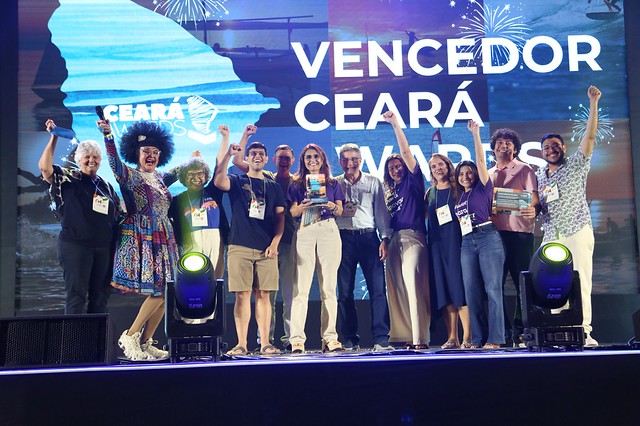 Equipe da UFC na premiação Ceará Awards 2025, durante a Feira do Conhecimento (Foto: Chico Gomes) Imagem: Equipe da UFC na premiação Ceará Awards 2025, durante a Feira do Conhecimento (Foto: Chico Gomes)